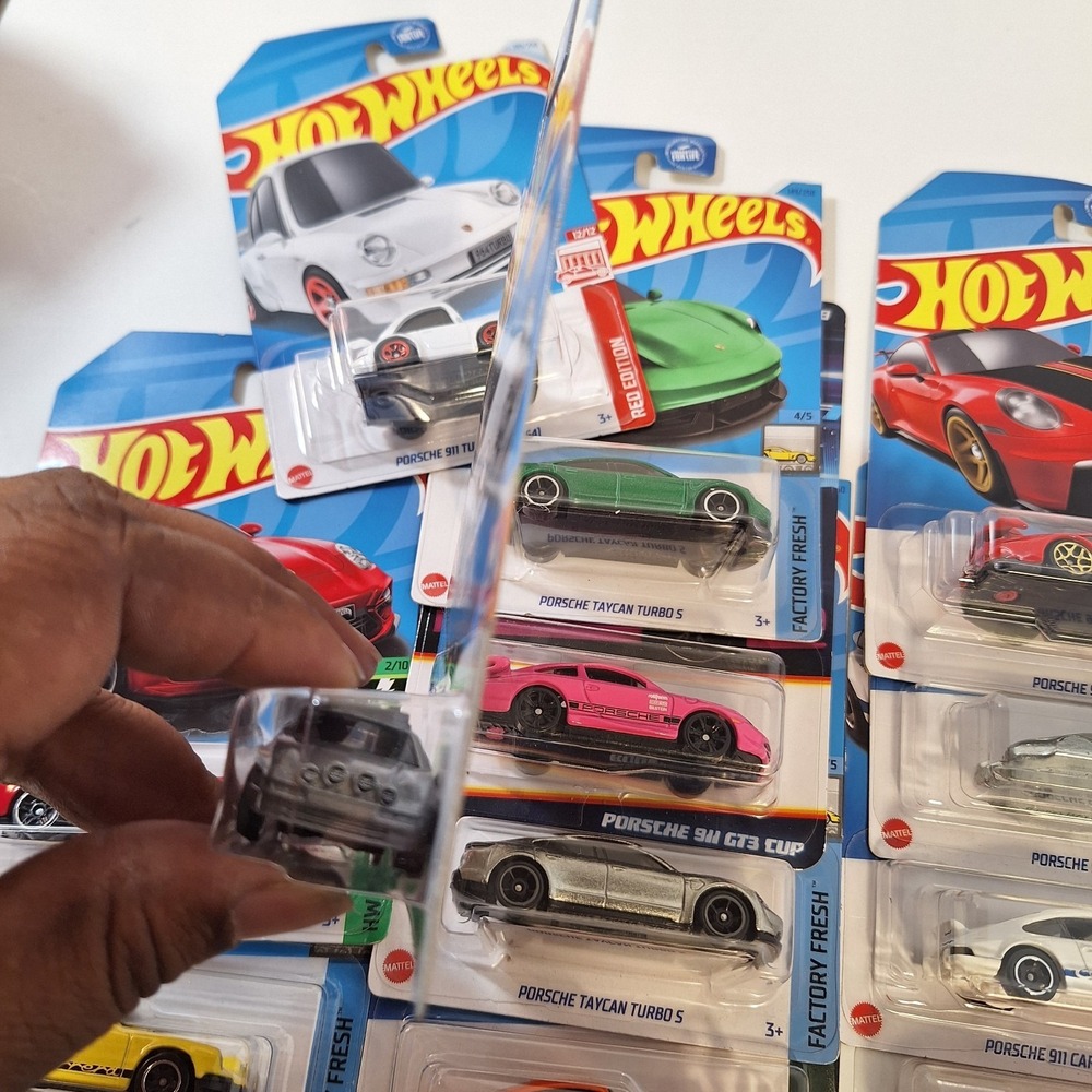 Hot Wheels‎ 12 Porsche Zamac Neon Speeders & Matchbox & Target Red Edition - Picture 5 of 16